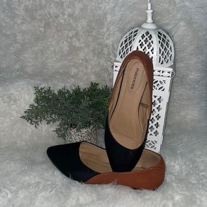 Black and brown gold flats